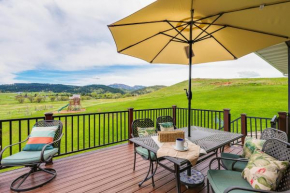 Spearfish Retreat with Fireplace and Mountain Views!